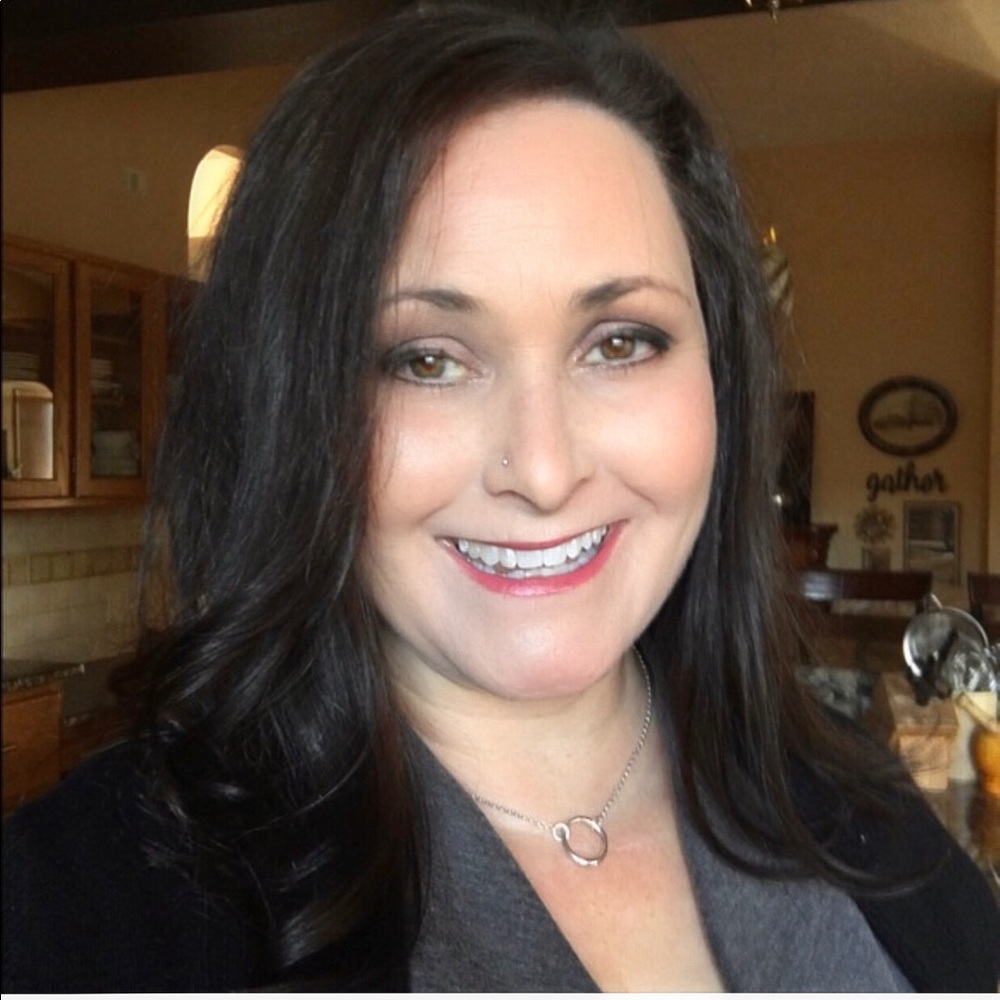 Meet your Posher, Dena